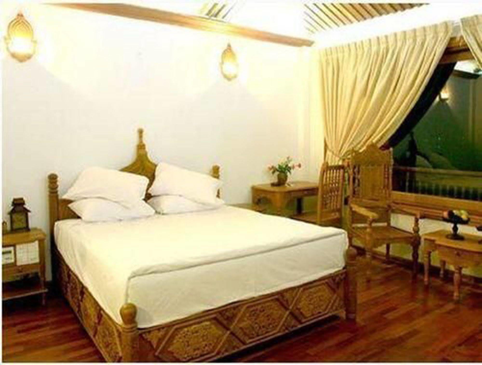 Kma Kaytumadi Hotel Taungoo Eksteriør bilde
