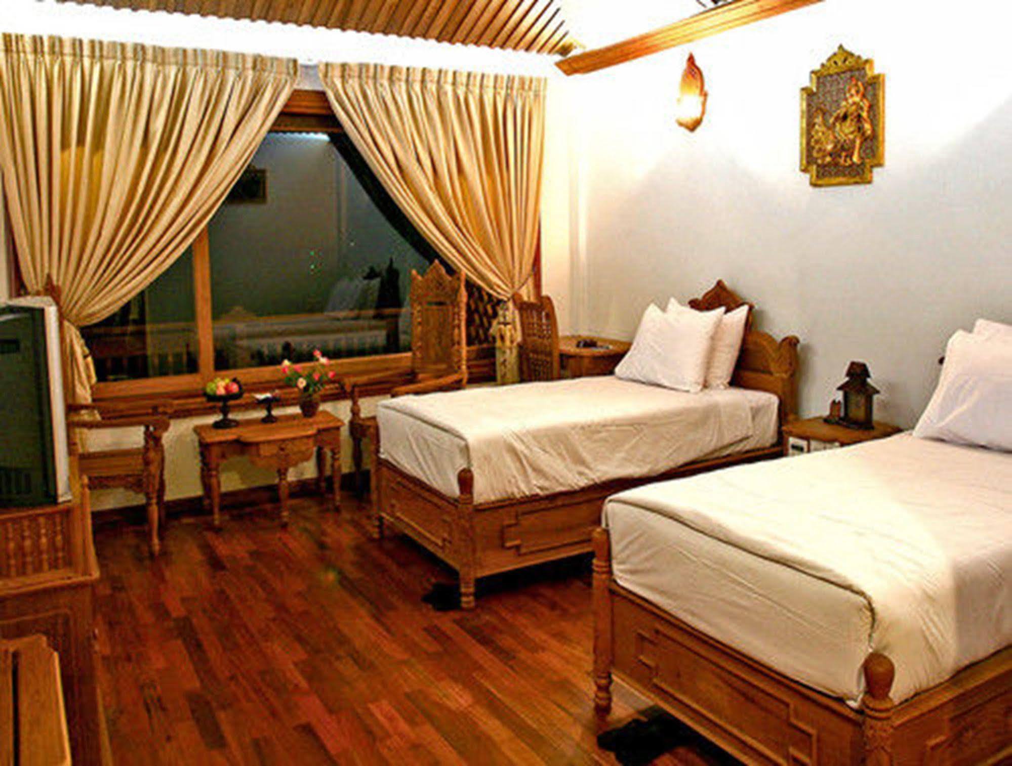 Kma Kaytumadi Hotel Taungoo Eksteriør bilde